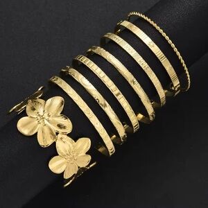 Golden Floral Bangle Bracelet Set